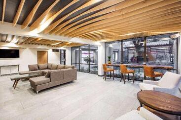 هتل Ramada By Wyndham Austin South