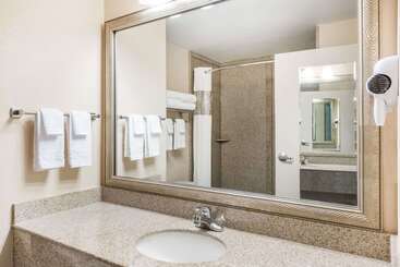 هتل Ramada By Wyndham Harrisburg/hershey Area