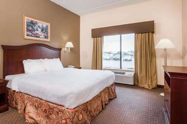 هتل Ramada By Wyndham Harrisburg/hershey Area