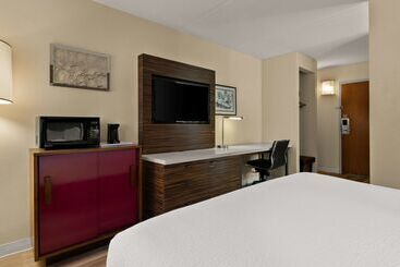 هتل Ramada By Wyndham Harrisburg/hershey Area