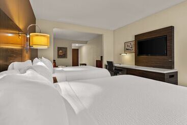 هتل Ramada By Wyndham Harrisburg/hershey Area