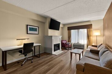 هتل Ramada By Wyndham Harrisburg/hershey Area