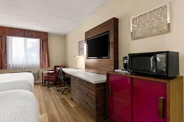 هتل Ramada By Wyndham Harrisburg/hershey Area