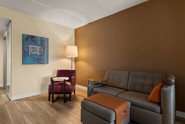 هتل Ramada By Wyndham Harrisburg/hershey Area