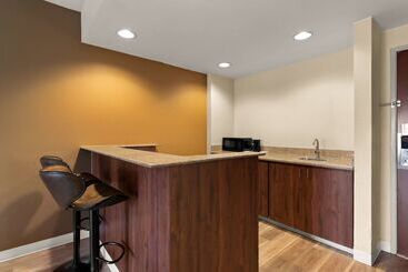 هتل Ramada By Wyndham Harrisburg/hershey Area
