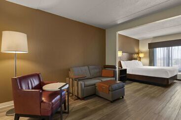 هتل Ramada By Wyndham Harrisburg/hershey Area