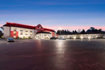 هتل Ramada By Wyndham Harrisburg/hershey Area