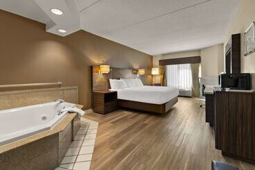 هتل Ramada By Wyndham Harrisburg/hershey Area