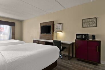 هتل Ramada By Wyndham Harrisburg/hershey Area