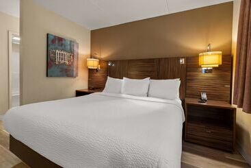 هتل Ramada By Wyndham Harrisburg/hershey Area