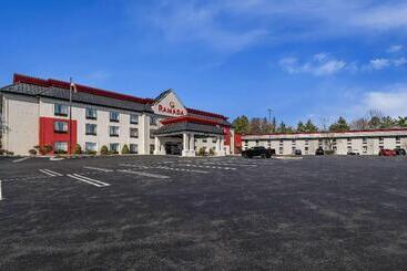هتل Ramada By Wyndham Harrisburg/hershey Area