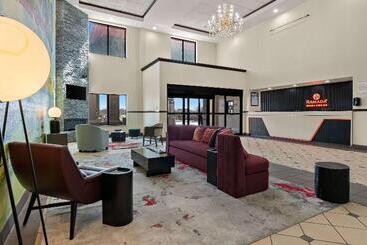 هتل Ramada By Wyndham Harrisburg/hershey Area