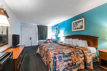 בית מלון כפרי Rodeway Inn