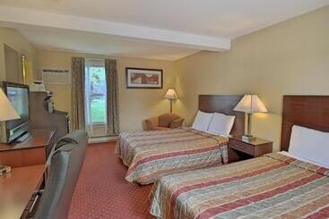 هتل Rodeway Inn & Suites Hershey
