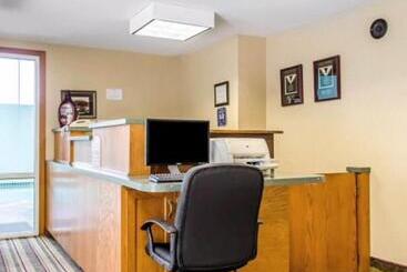 هتل Rodeway Inn & Suites Hershey