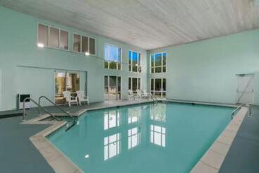 هتل Rodeway Inn & Suites Hershey