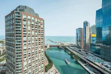 هتل Sheraton Grand Chicago Riverwalk
