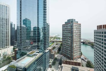 هتل Sheraton Grand Chicago Riverwalk