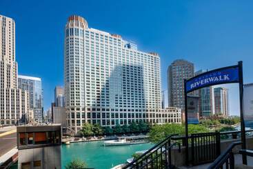 هتل Sheraton Grand Chicago Riverwalk