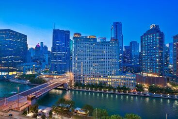 هتل Sheraton Grand Chicago Riverwalk