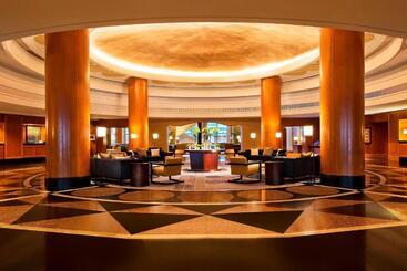 هتل Sheraton Grand Chicago Riverwalk
