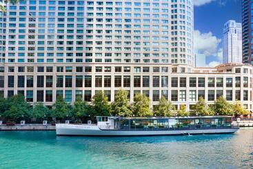 هتل Sheraton Grand Chicago Riverwalk