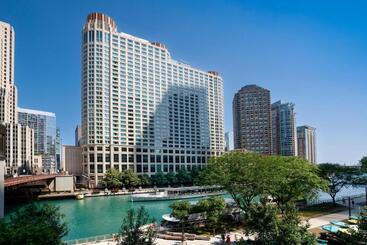 هتل Sheraton Grand Chicago Riverwalk