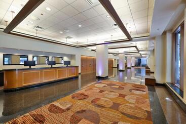 هتل Sheraton Grand Chicago Riverwalk