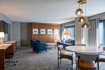 هتل Sheraton Grand Chicago Riverwalk