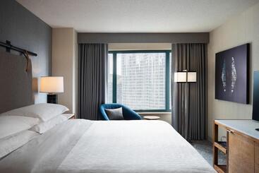 هتل Sheraton Grand Chicago Riverwalk