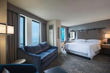 هتل Sheraton Grand Chicago Riverwalk