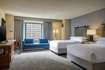 هتل Sheraton Grand Chicago Riverwalk