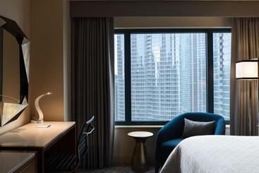 هتل Sheraton Grand Chicago Riverwalk