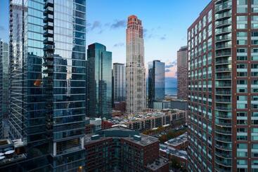 هتل Sheraton Grand Chicago Riverwalk