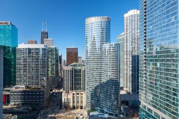 هتل Sheraton Grand Chicago Riverwalk