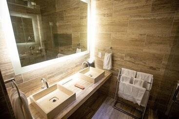 هتل Tuscany By Luxurban