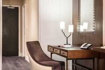 هتل Tuscany By Luxurban
