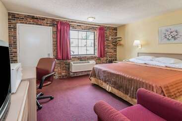 هتل Travelodge By Wyndham Airport Platte City