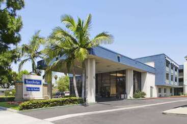 هتل Travelodge Inn & Suites By Wyndham Anaheim On Disneyland Dr