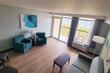 هتل Ocean Reef Suites