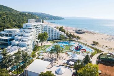 Maritim Paradise Blue Hotel & Spa