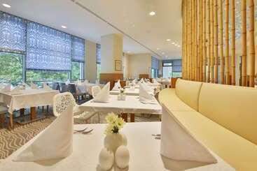 Maritim Paradise Blue Hotel & Spa