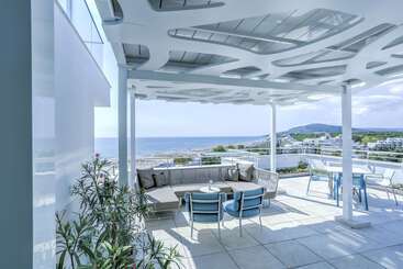 Maritim Paradise Blue Hotel & Spa