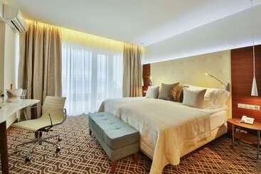 Maritim Paradise Blue Hotel & Spa