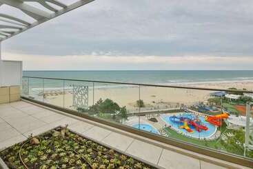 Maritim Paradise Blue Hotel & Spa
