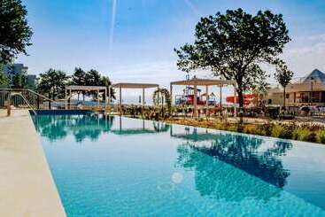 Maritim Paradise Blue Hotel & Spa