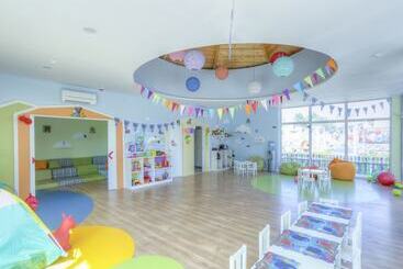 Maritim Paradise Blue Hotel & Spa