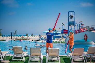 Maritim Paradise Blue Hotel & Spa