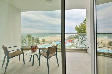 Maritim Paradise Blue Hotel & Spa