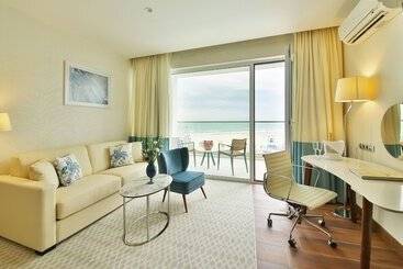 Maritim Paradise Blue Hotel & Spa